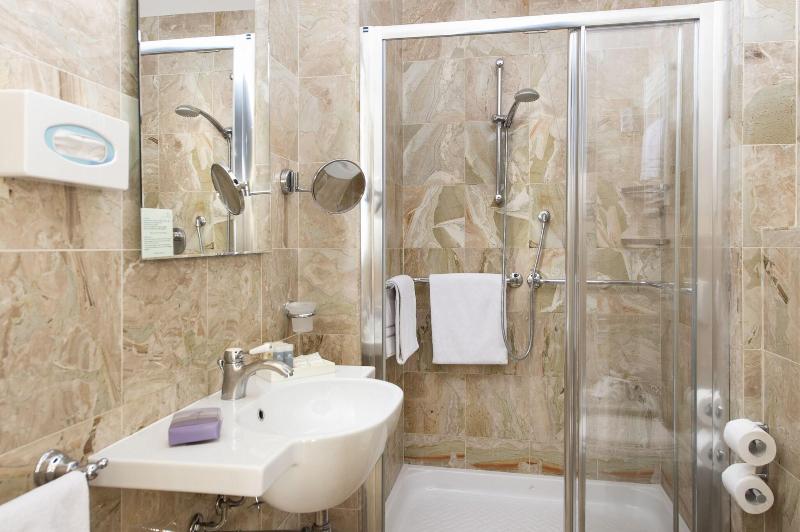 اتاق سوپریور, Art Atelier