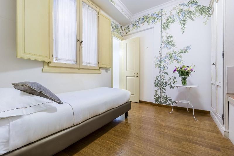 اتاق استاندارد یک نفره, Art Atelier