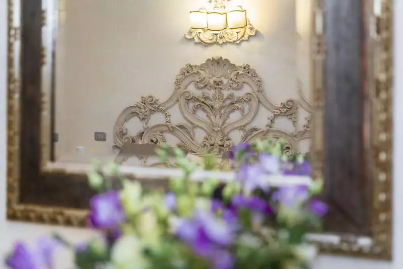 اتاق استاندارد یک نفره, Art Atelier