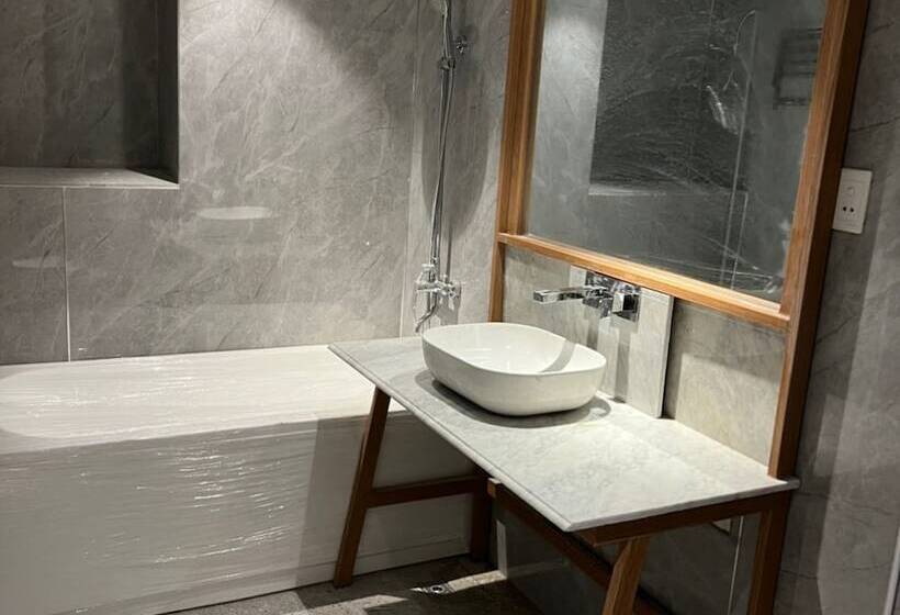 اتاق لوکس, Sky Gem Hotel   Ben Thanh