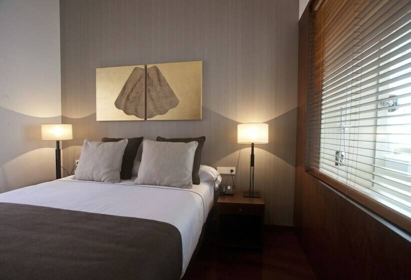 Номер Стандарт, Carrís Casa De La Troya