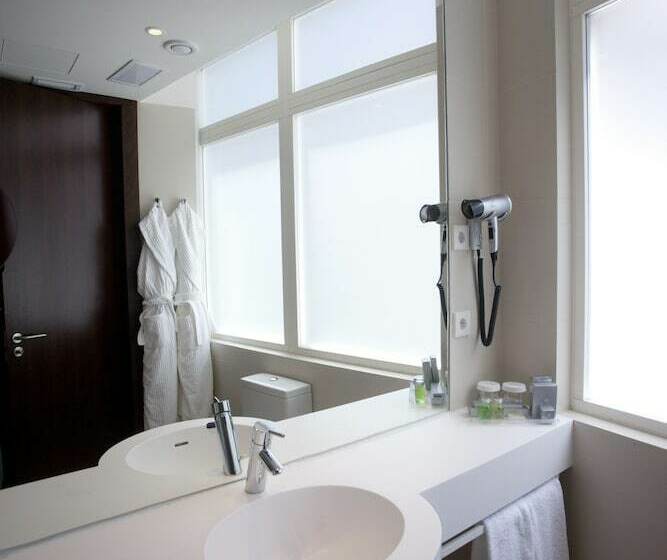 Номер Стандарт, Carrís Casa De La Troya