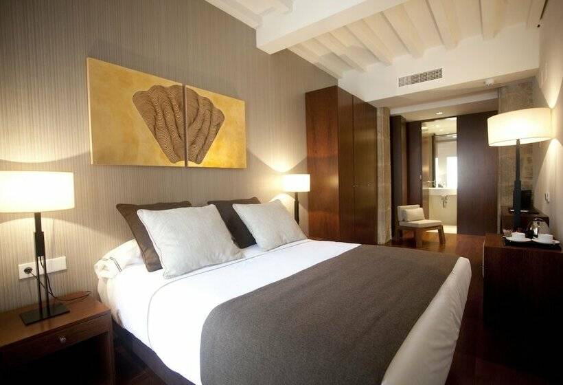 Номер Basic, Carrís Casa De La Troya