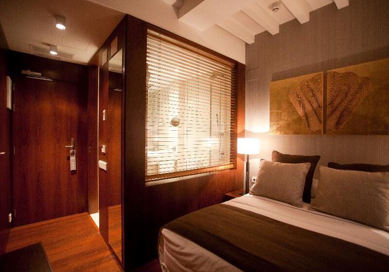 Номер Стандарт, Carrís Casa De La Troya