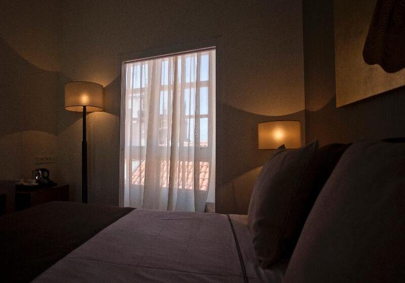 Номер Стандарт, Carrís Casa De La Troya