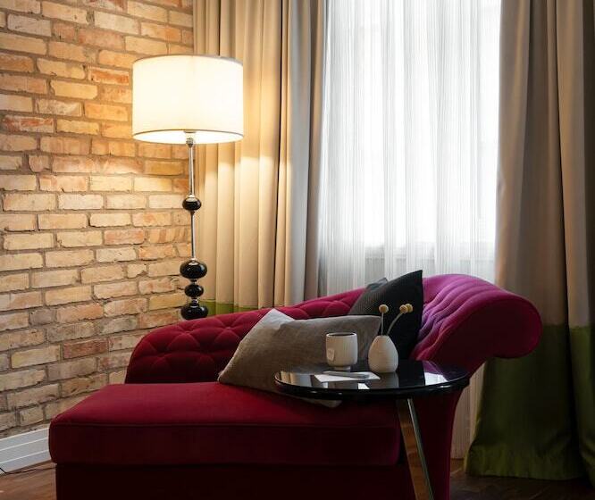 اتاق لوکس, Elite Hotel Esplanade