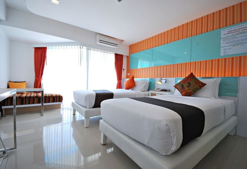 スーペリアールーム, Hinn Namm