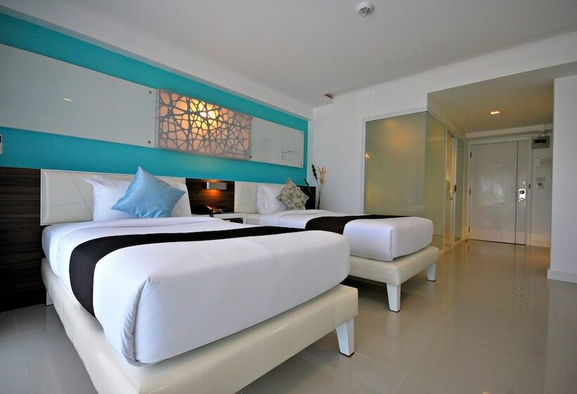 スーペリアールーム, Hinn Namm