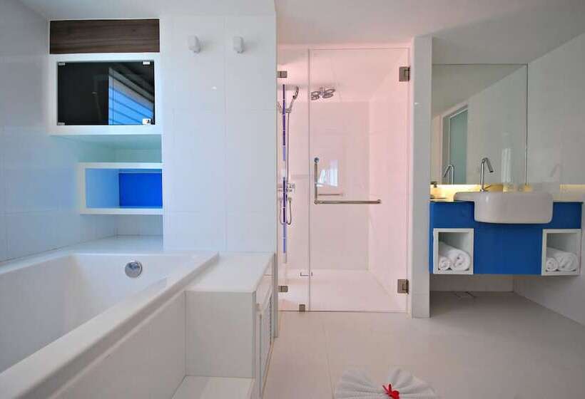 スタンダードルーム, Hinn Namm