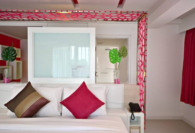 スタンダードルーム, Hinn Namm