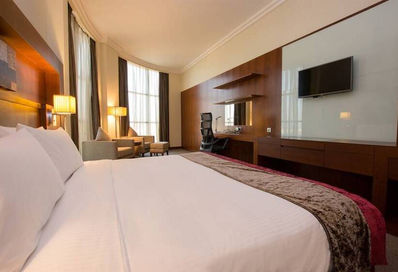 Номер Премиум, Holiday Inn Abu Dhabi, An Ihg