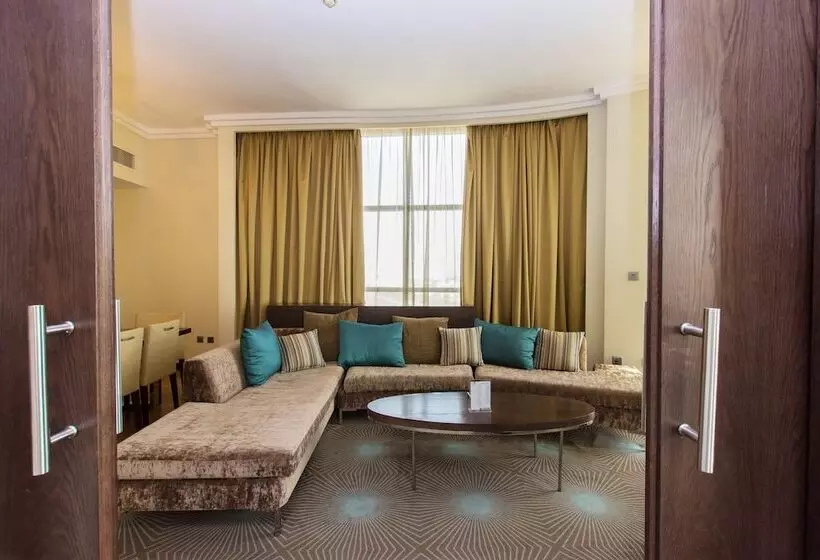 スイート, Holiday Inn Abu Dhabi, An Ihg