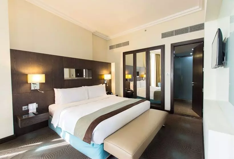 スイート, Holiday Inn Abu Dhabi, An Ihg