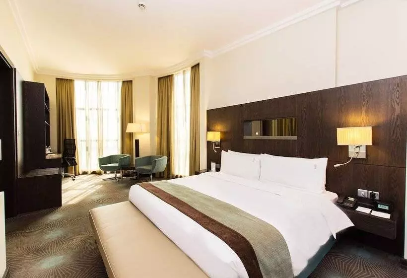 スイート, Holiday Inn Abu Dhabi, An Ihg