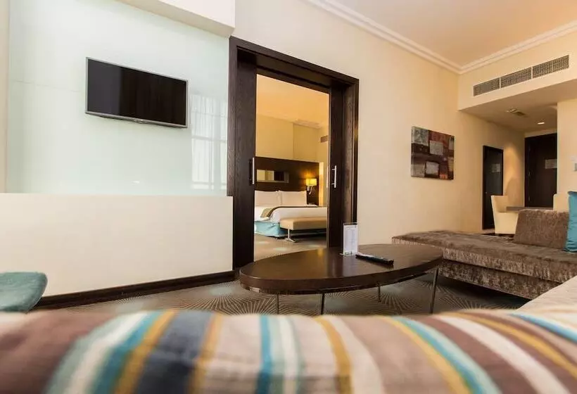 スイート, Holiday Inn Abu Dhabi, An Ihg