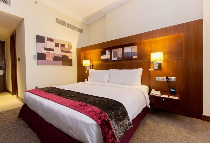 Номер Премиум Вид на Город, Holiday Inn Abu Dhabi, An Ihg