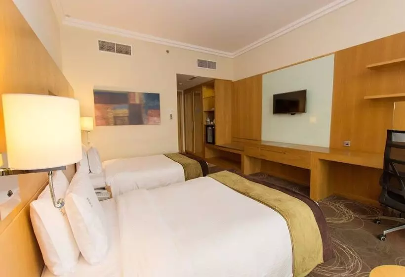 スタンダードシティビュールーム, Holiday Inn Abu Dhabi, An Ihg