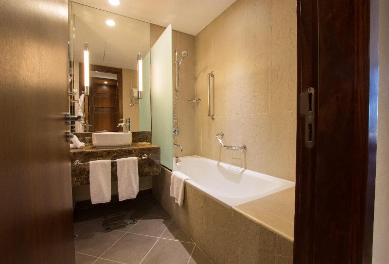 Номер Премиум, Holiday Inn Abu Dhabi, An Ihg