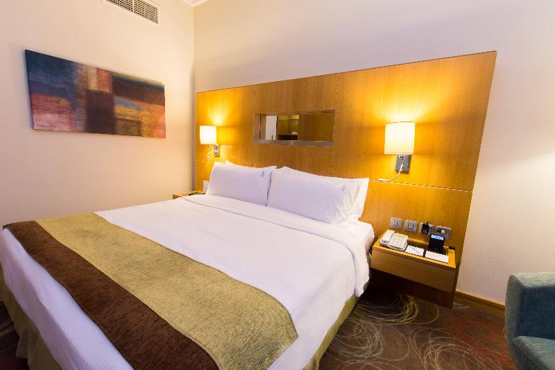 اتاق استاندارد با چشمانداز شهر, Holiday Inn Abu Dhabi, An Ihg