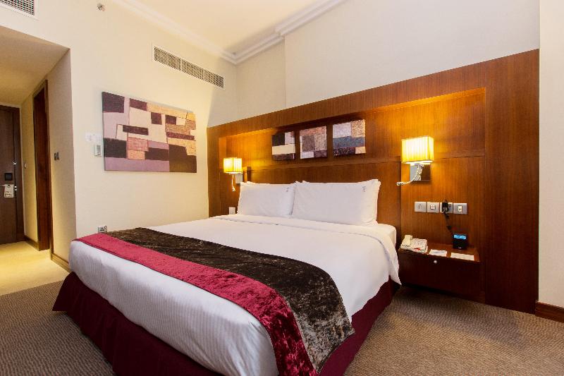 Номер Стандарт Вид на Город, Holiday Inn Abu Dhabi, An Ihg
