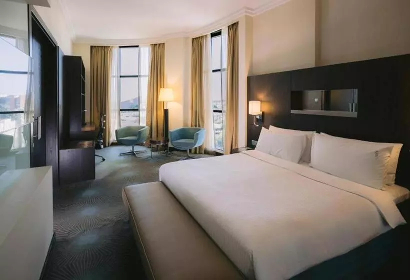 スイート, Holiday Inn Abu Dhabi, An Ihg