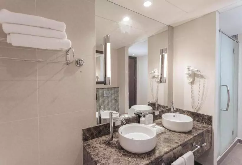 スイート, Holiday Inn Abu Dhabi, An Ihg