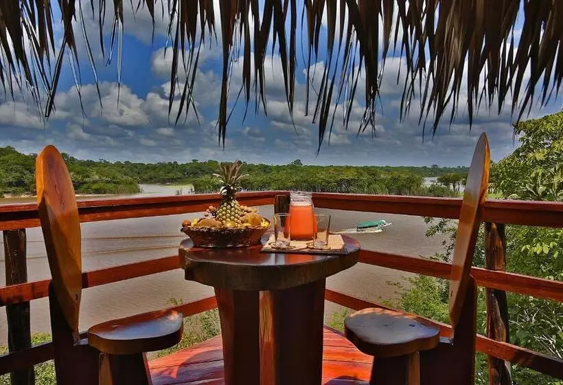 Deluxe Zimmer Kingsize Bett, Juma Amazon Lodge