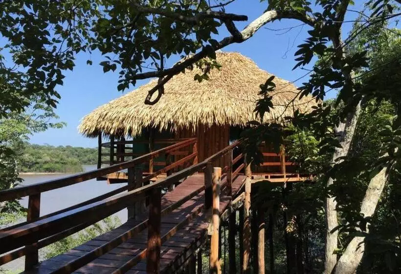 Deluxe Zimmer Kingsize Bett, Juma Amazon Lodge