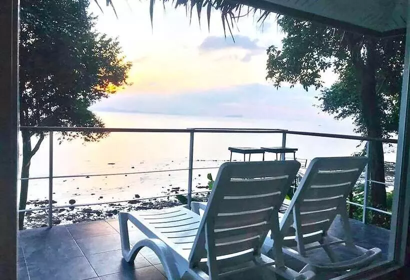 デラックスキャビン, Koh Jum Resort