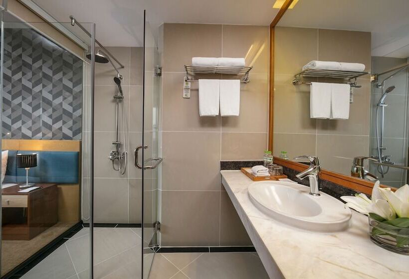 اتاق لوکس, La Casa Hanoi