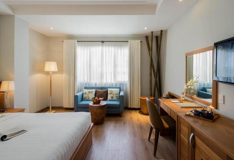 行政房间, Silverland Yen