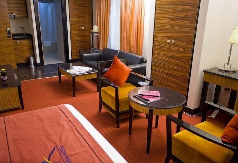 Полулюкс, Rayan Hotel Corniche