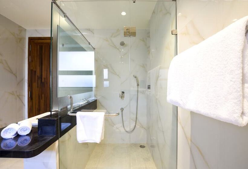 جناح جونيور, Beleza By The Beach