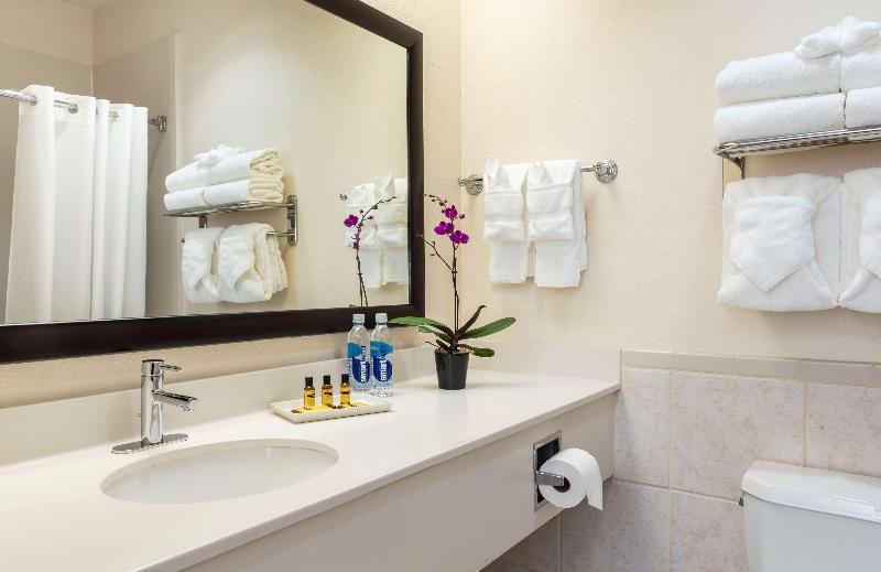 キングサイズベッドのスイートルーム, Best Western Plus Downtown Inn & Suites