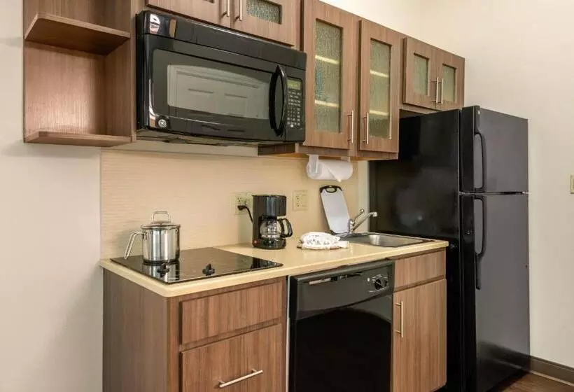スタンダードスタジオ, Candlewood Suites Fort Myers Interstate 75, An Ihg