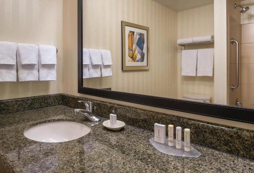 Люкс, Fairfield Inn & Suites By Marriott Portland North