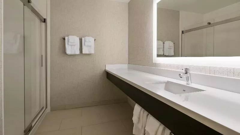 Standard-huone King-vuode, Holiday Inn Express Hotel & Suites Everett, An Ihg