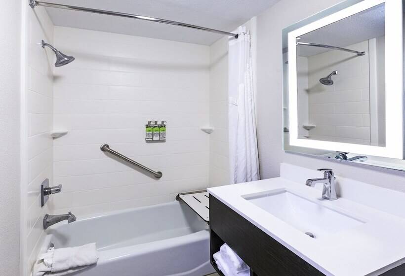 סוויטה, Holiday Inn Express New Orleans East, An Ihg