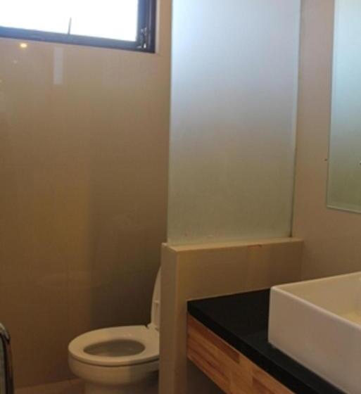 Номер Deluxe, Karthi