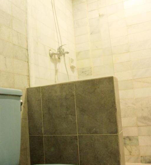 Номер Superior, Karthi