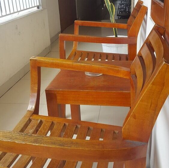 Номер Deluxe, Karthi