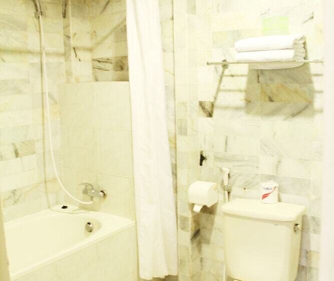 Номер Superior, Karthi