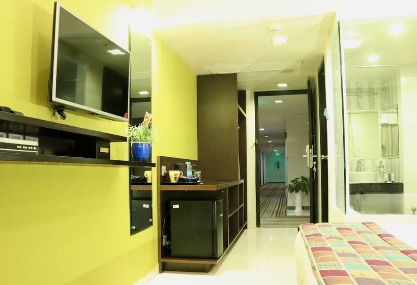 스탠다드 룸, Keys Select By Lemon Tree Hotels, Thiruvananthapuram