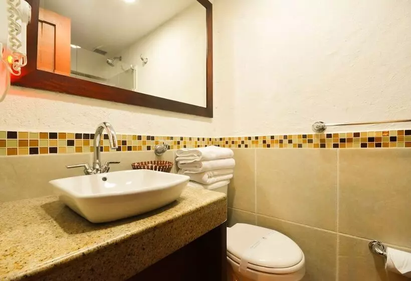 اتاق استاندارد سه نفره, La Campana Hotel Boutique