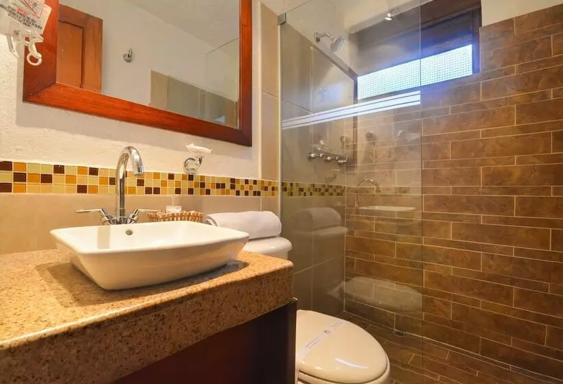 اتاق استاندارد سه نفره, La Campana Hotel Boutique