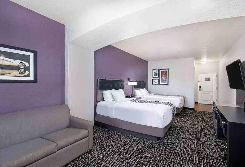 デラックススイート, La Quinta By Wyndham Bowling Green