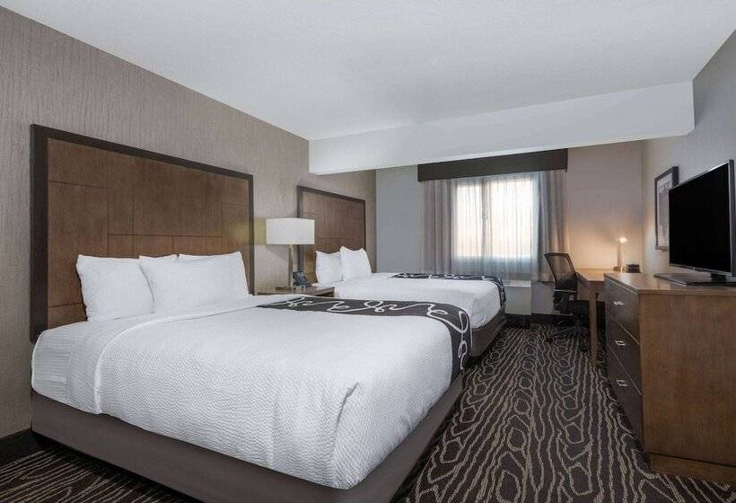 Номер Deluxe Адаптированный для Инвалидов, La Quinta By Wyndham Fairbanks Airport