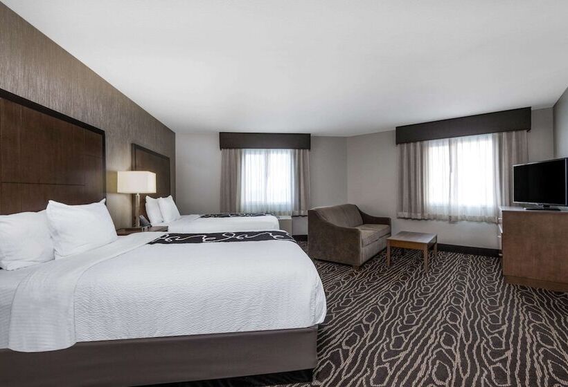 חדר דלוקס מותאם לאנשים עם מוגבלויות, La Quinta By Wyndham Fairbanks Airport
