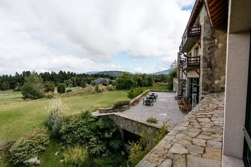 スーペリアスタジオ, Loi Suites Chapelco