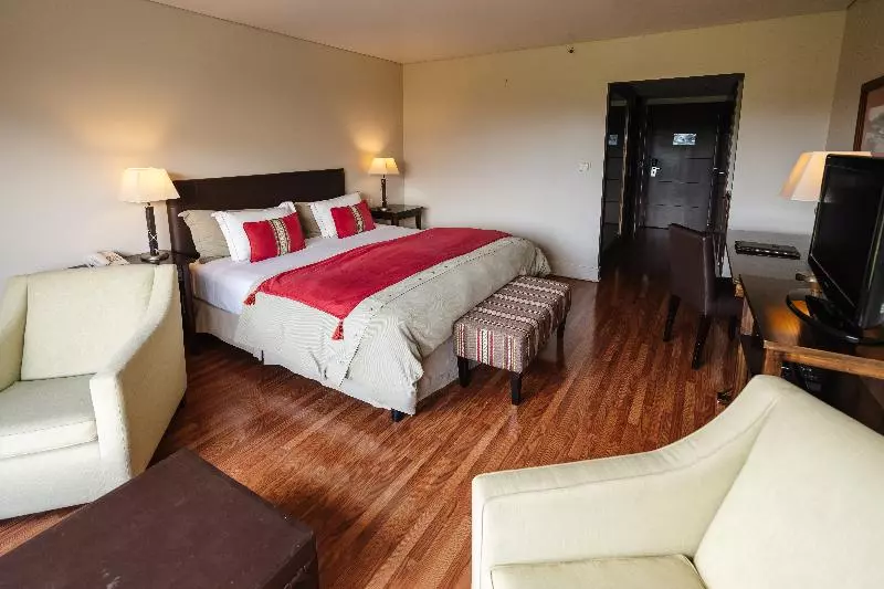 スーペリアスタジオ, Loi Suites Chapelco